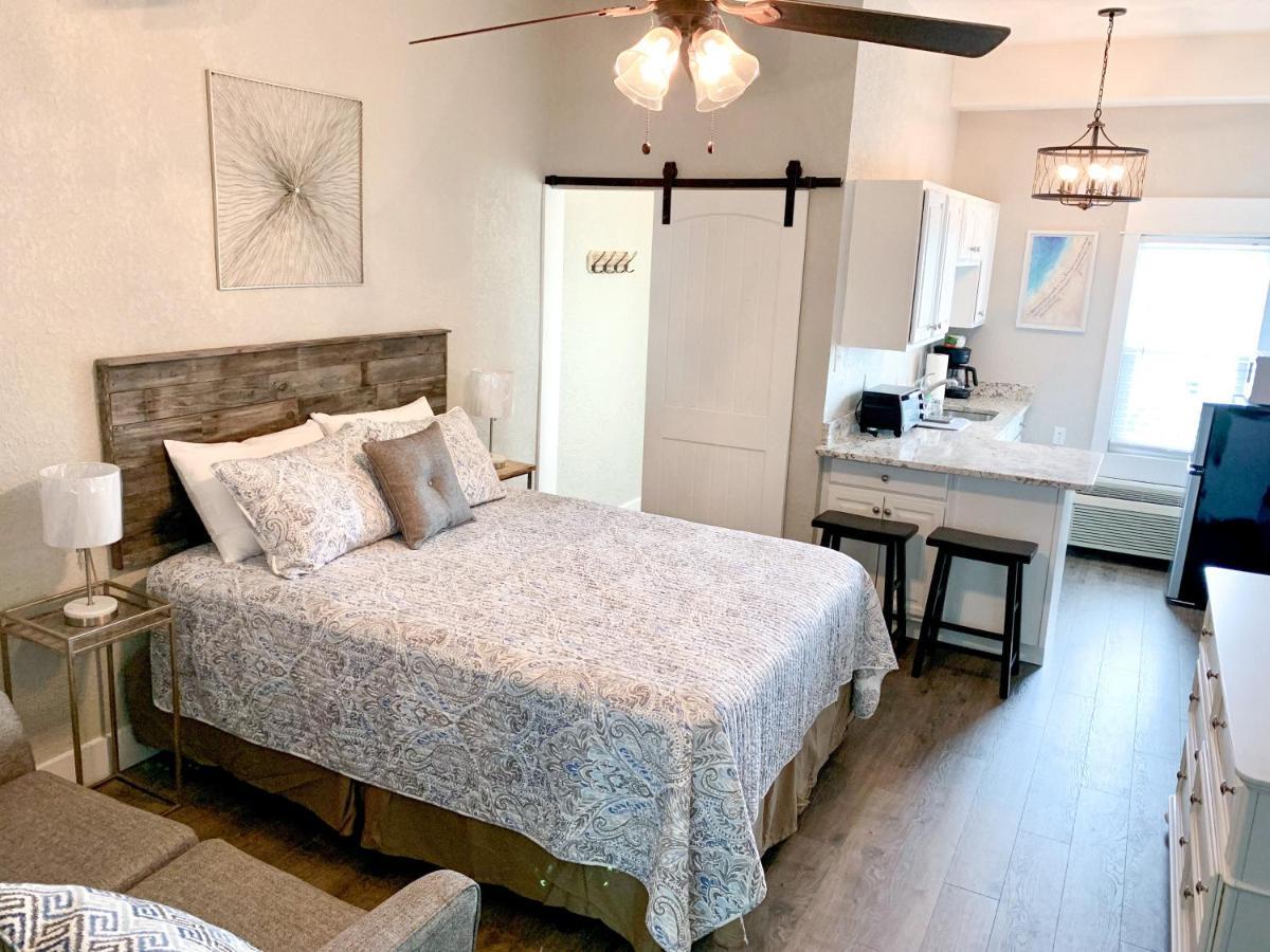 Budget Friendly Condo Within Walking Distance To The Beach! Галф Шорс Екстериор снимка