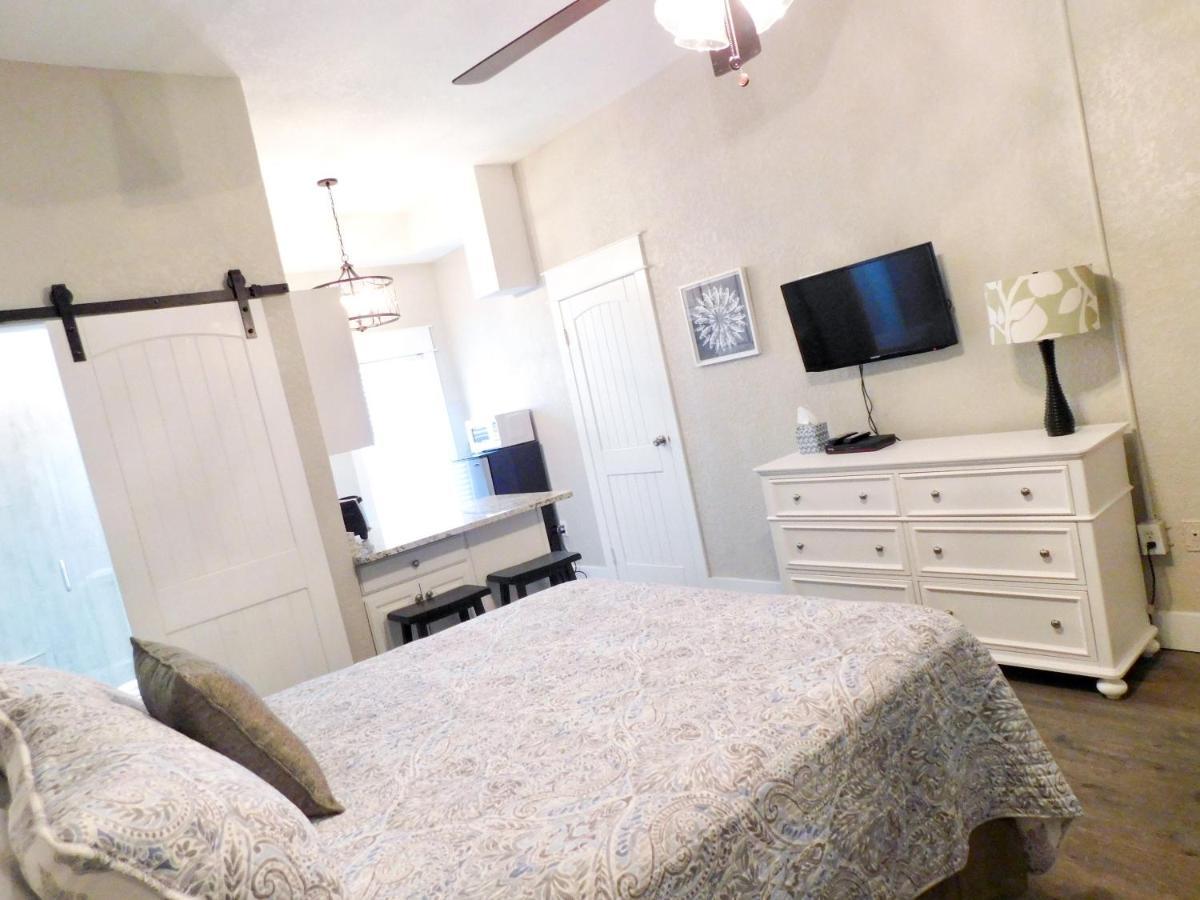 Budget Friendly Condo Within Walking Distance To The Beach! Галф Шорс Екстериор снимка